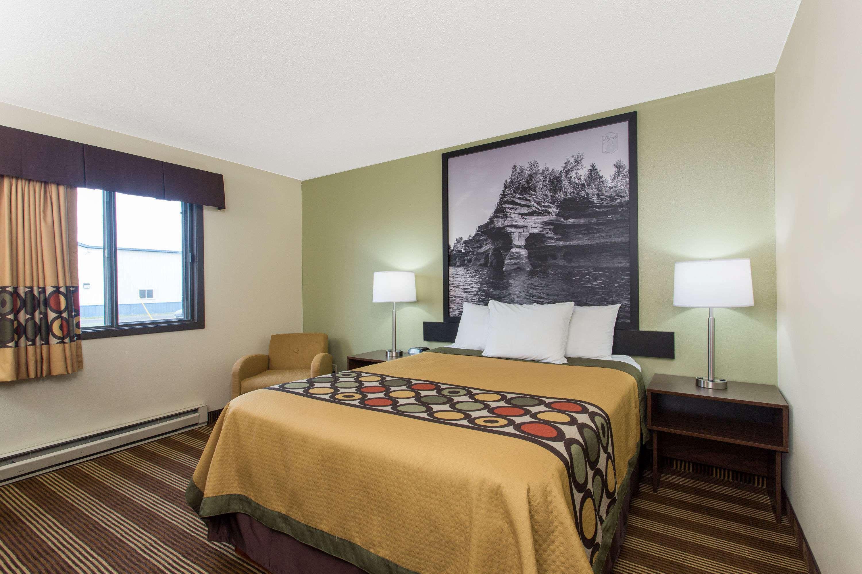 Super 8 By Wyndham I-94 Eau Claire