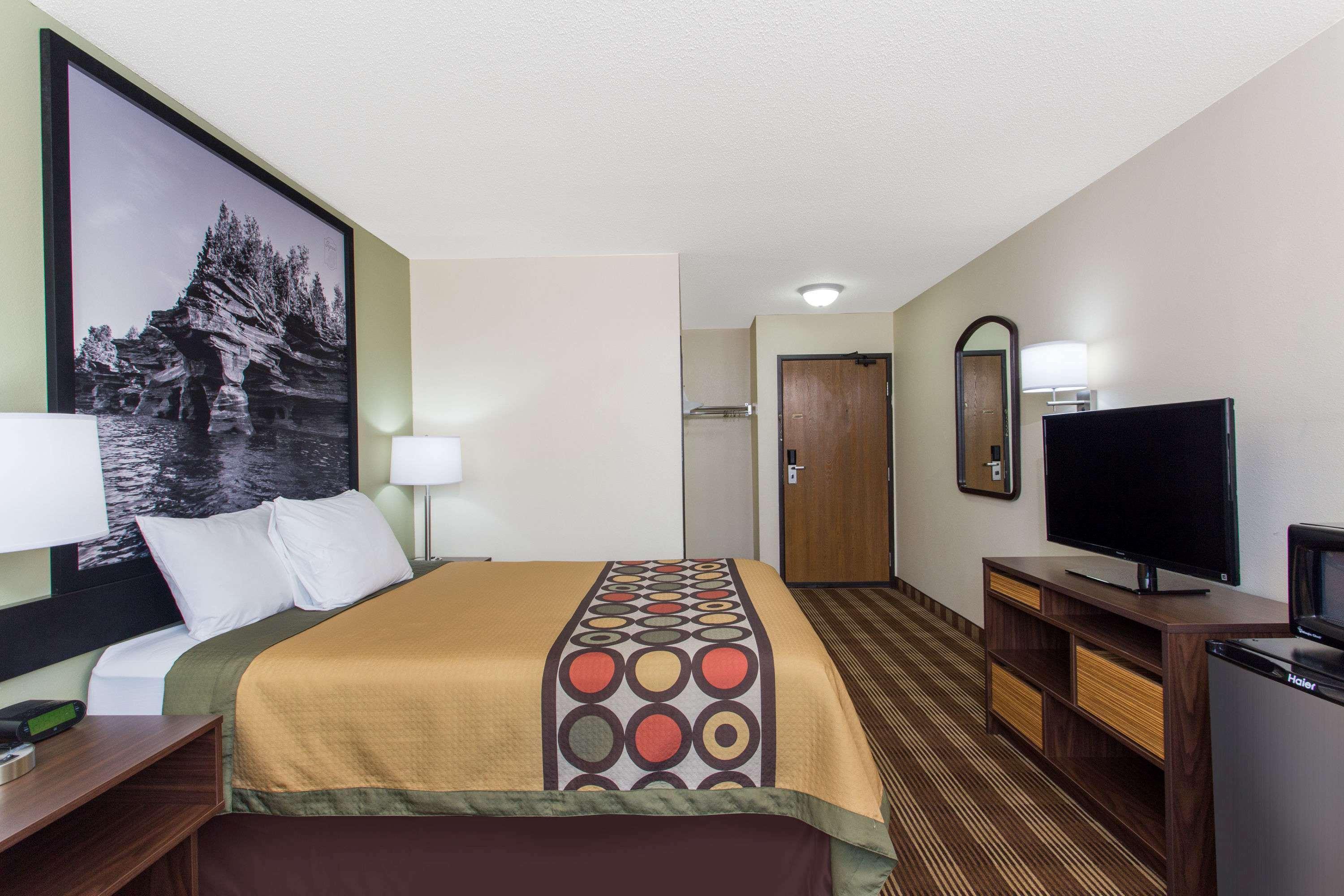 Super 8 By Wyndham I-94 Motel 2*