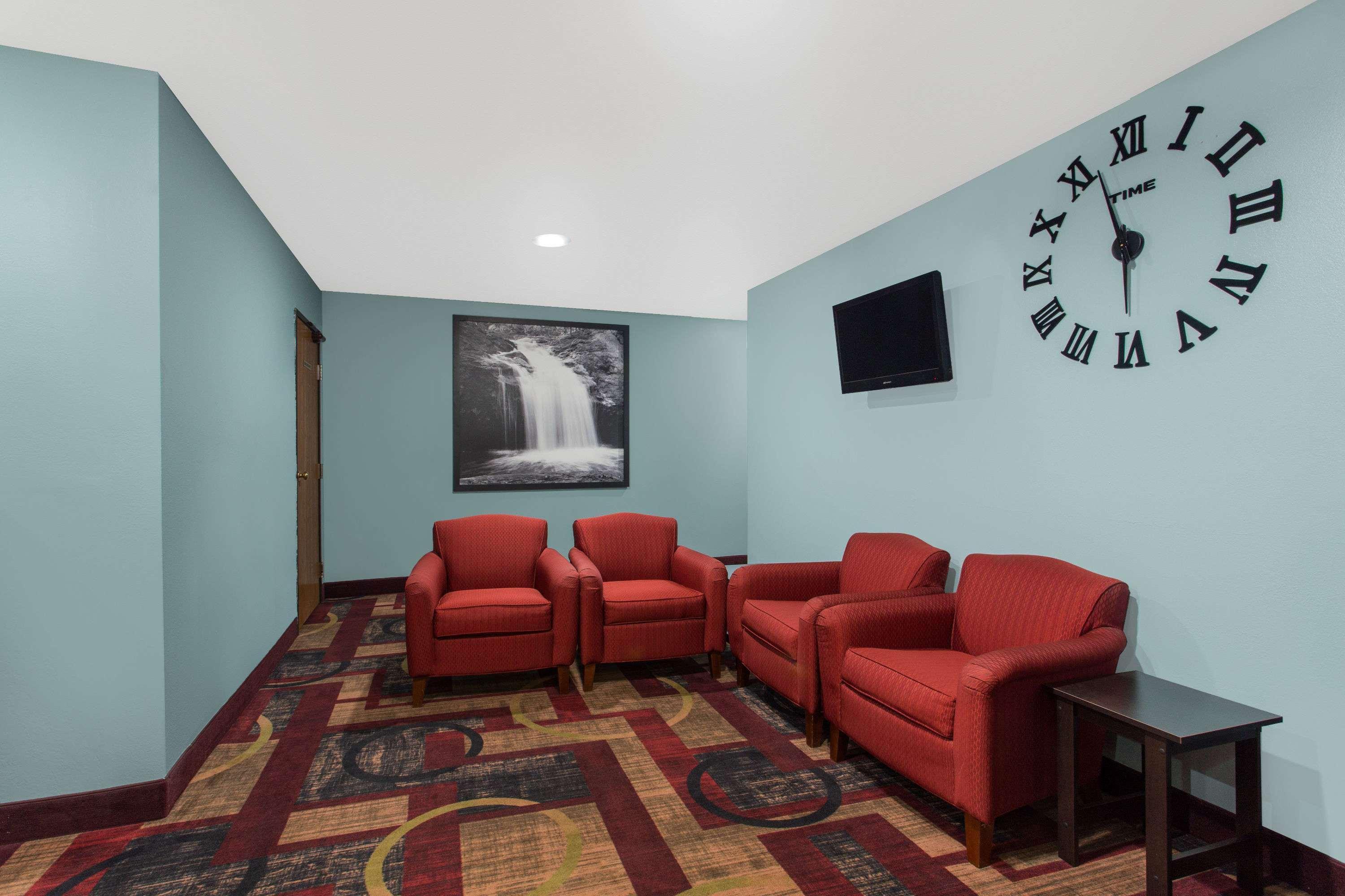 Super 8 By Wyndham I-94 Motel 2*