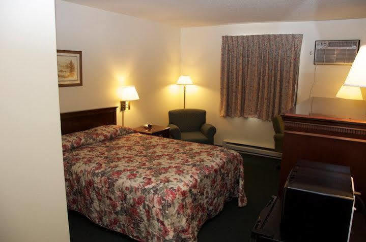 Motel Super 8 By Wyndham I-94 2*