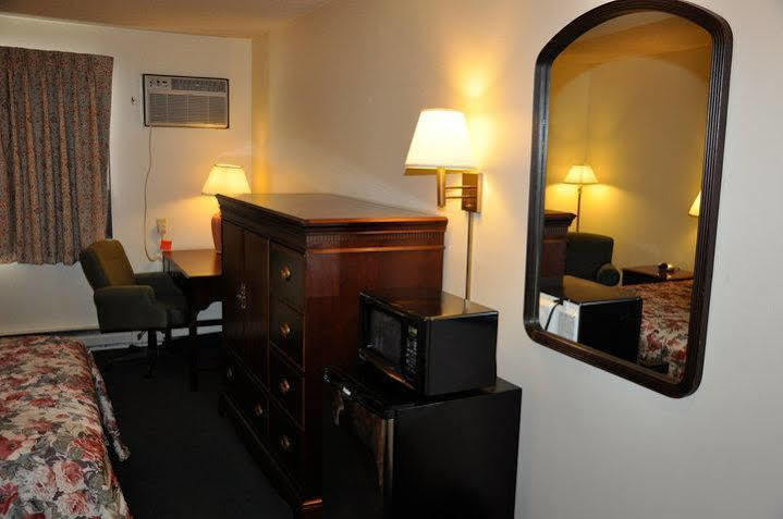 Super 8 By Wyndham I-94 Motel Eau Claire