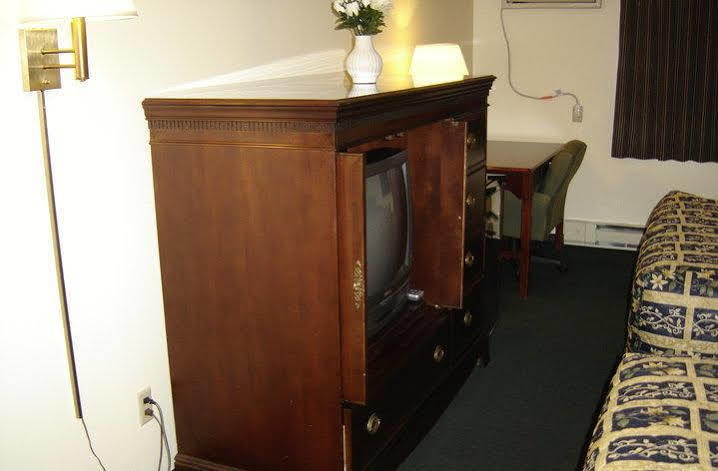 Super 8 By Wyndham I-94 Motel 2*
