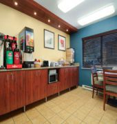 Super 8 By Wyndham I-94 Motel 2*